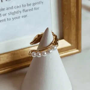 DIORA Pearl Ear Cuff