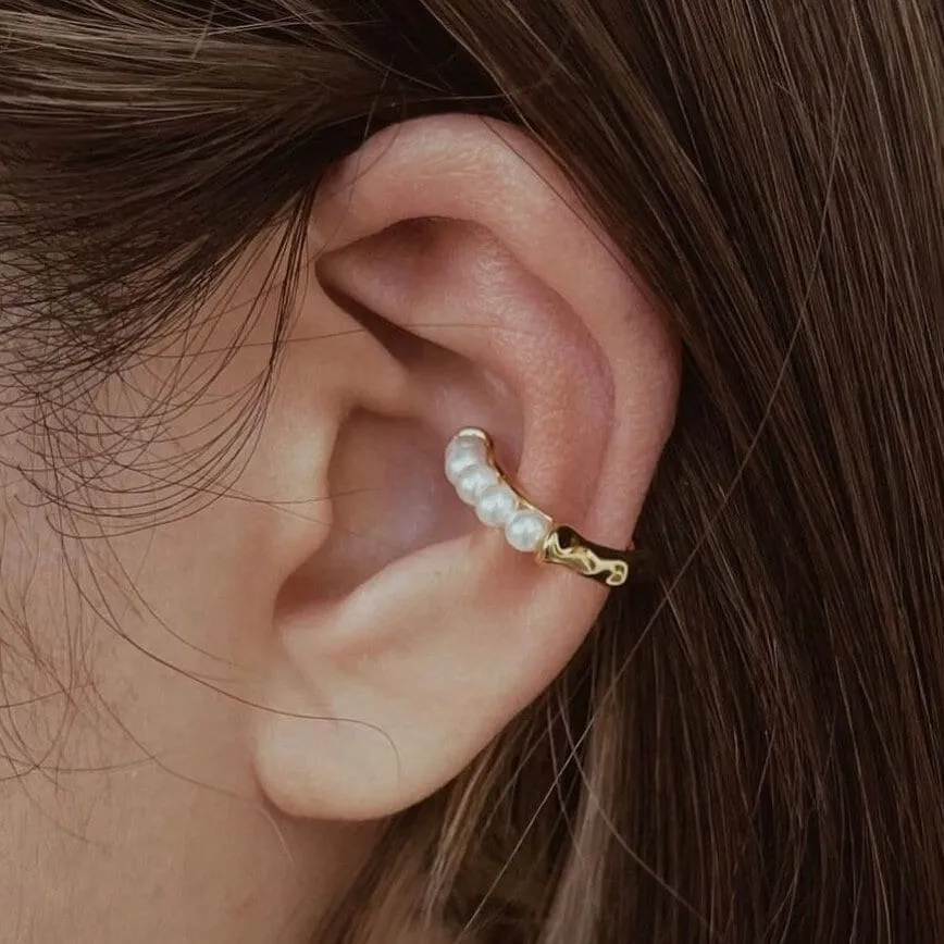 DIORA Pearl Ear Cuff